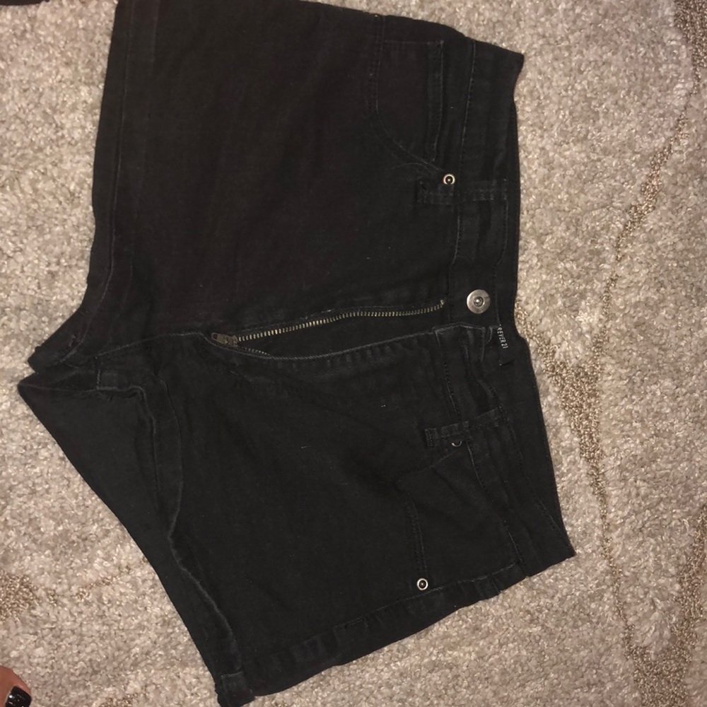 NWOT forever 21 Black booty shorts